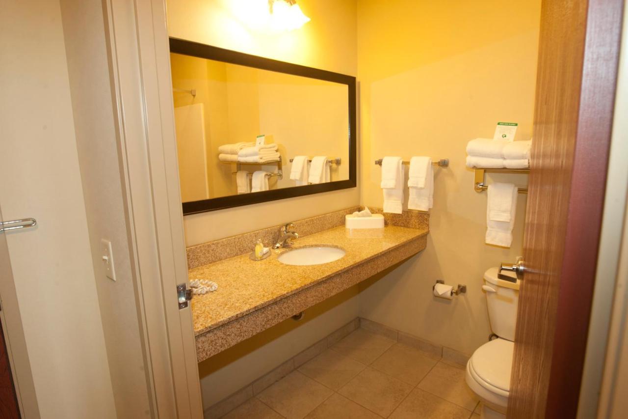 Cobblestone Inn & Suites - Carrington Zewnętrze zdjęcie